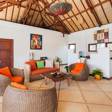غيلي مينو Villa Mojo المظهر الخارجي الصورة
